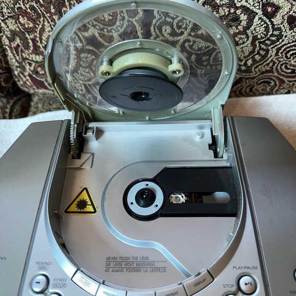 Preowned 2003 TimexNature Sounds Alarm Clock T608T (CD Not Working) - Picture 7 of 11